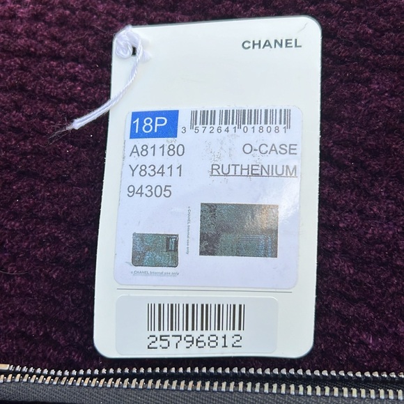 CHANEL Black clutch, rare. Large inside with big zipper compartment. - Picture 2 of 7